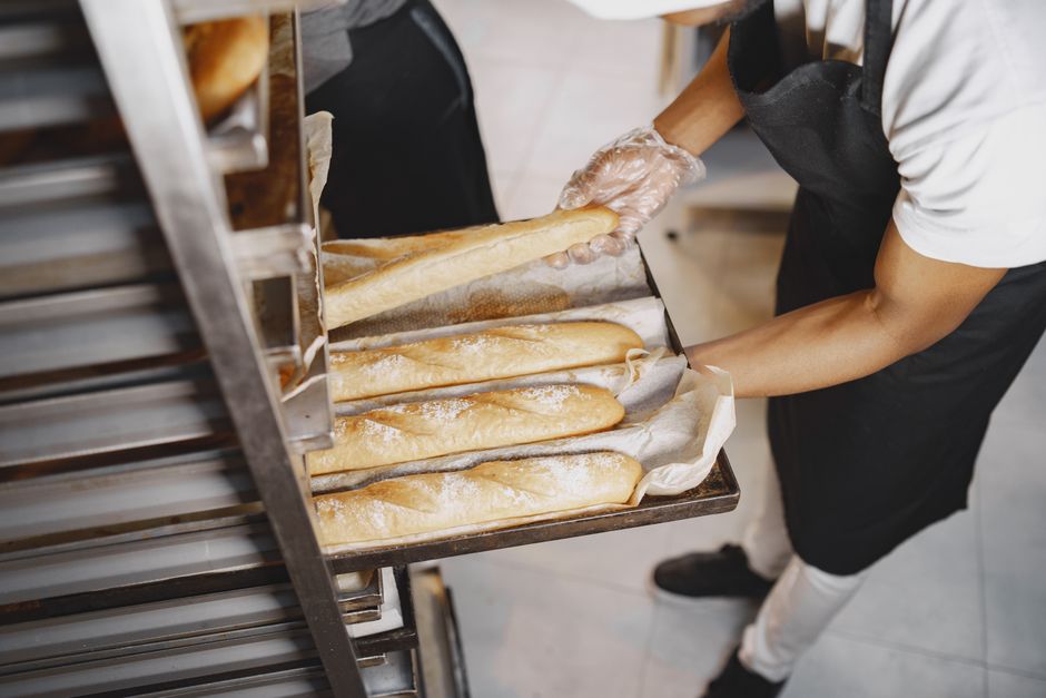 Pricing by product line at a commercial bakery